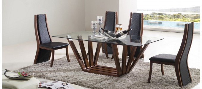 Table &agrave; manger design en bois - Berobella